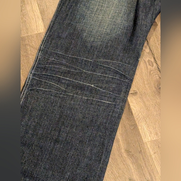 Rock And Republic. Blue Denim Jeans with Skull Embroidered Pockets, Button Fly. - Picture 6 of 12